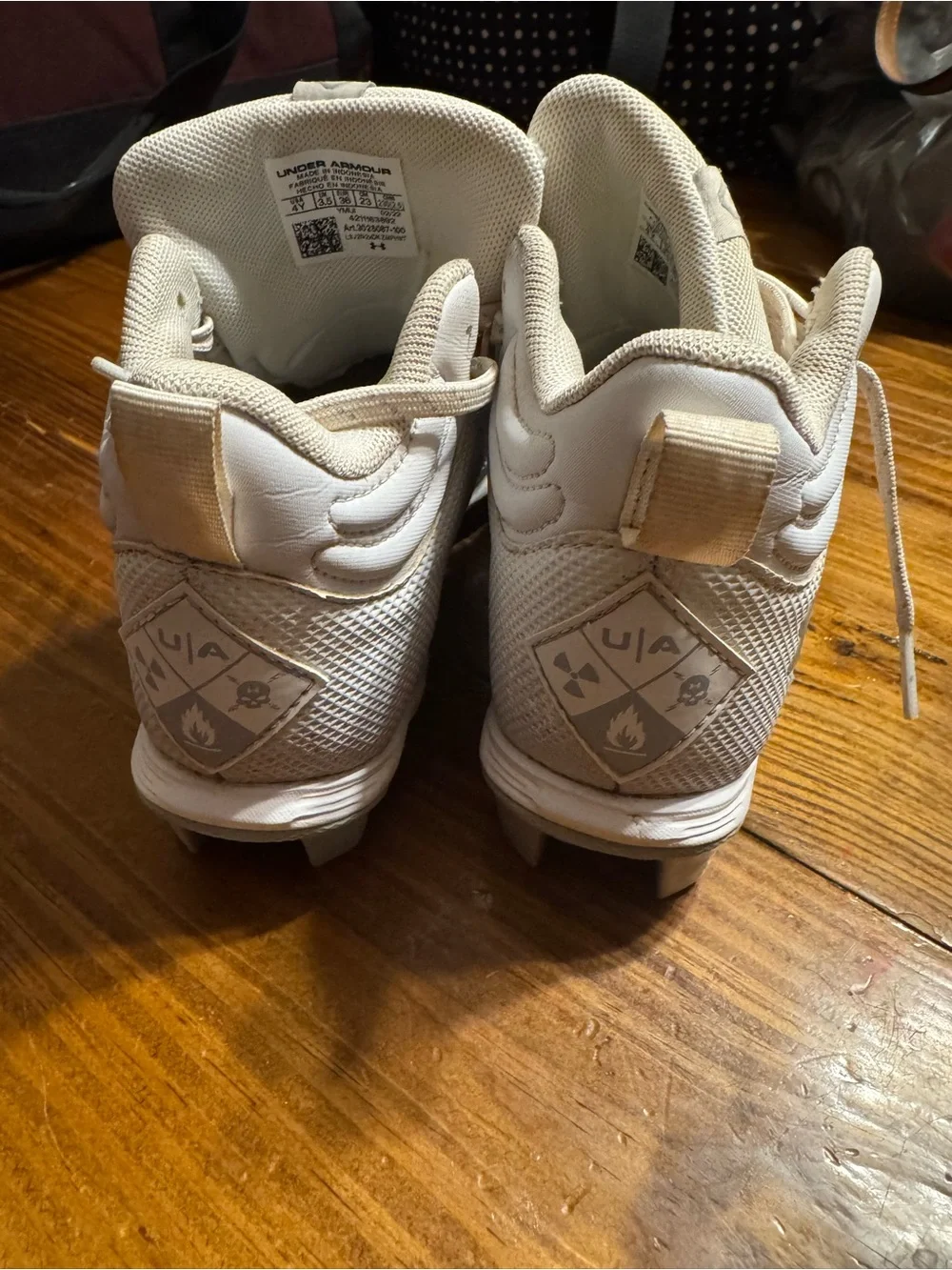 Under Armour Beige/Tan Girls Youth Softball Cleats